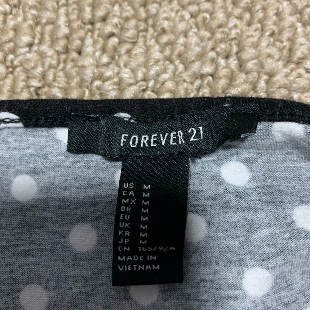 polka dot top! - Picture 3 of 3